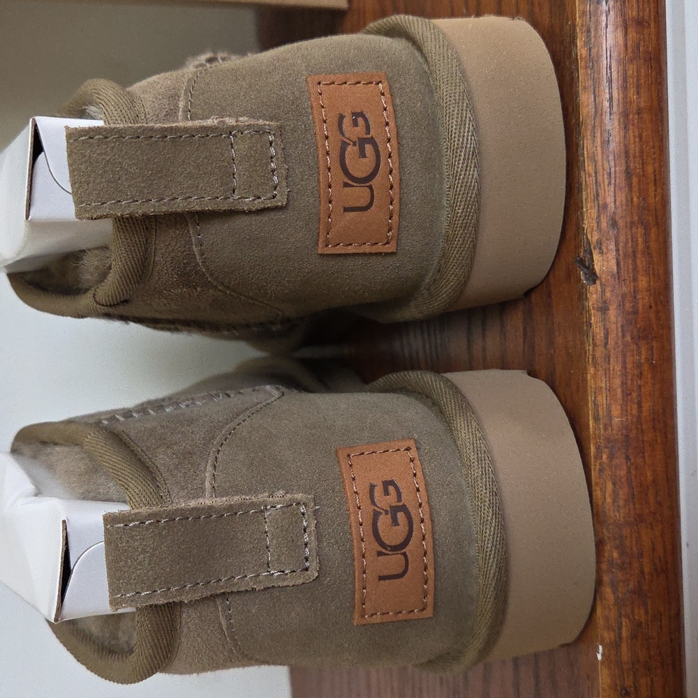 UGG classic ultra mini khaki boots size 7 NIB - Picture 4 of 4